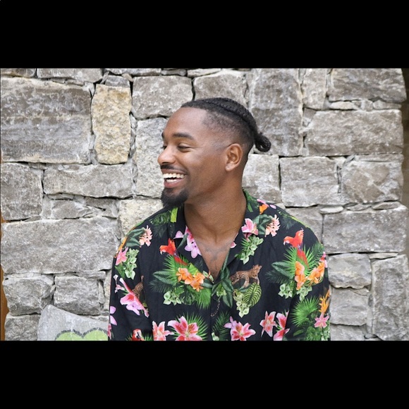 Women’s & Men’s aunthinic inexpensive clothing! - Picture 1 of 7